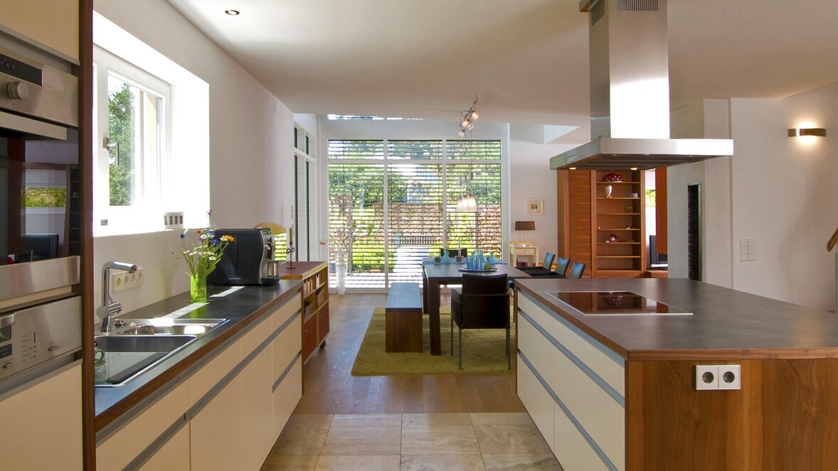 Küche und Esszimmerbereich von Modern Living