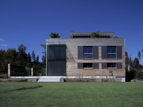 Außenansicht mit Dachgarten und Terrasse von Modern Living