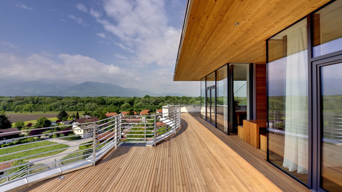 großer Balkon von Weitblick