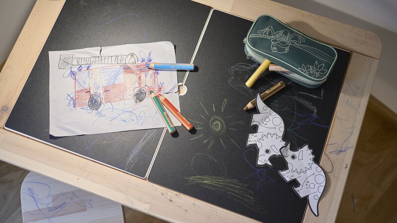 Baufritz_Stanek_Kinderzimmer_Schreibtisch1.jpg