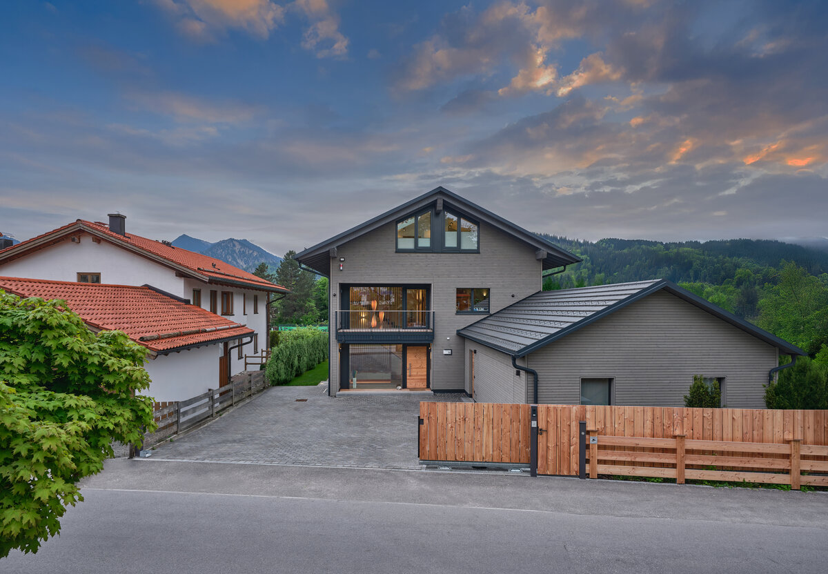 Baufritz_Bergmann_Aussenansicht Hof.jpg