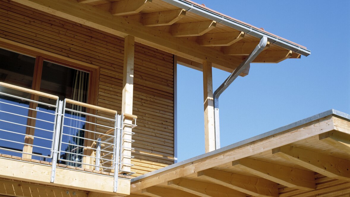 Balkon und Dachuntersicht von Schauer