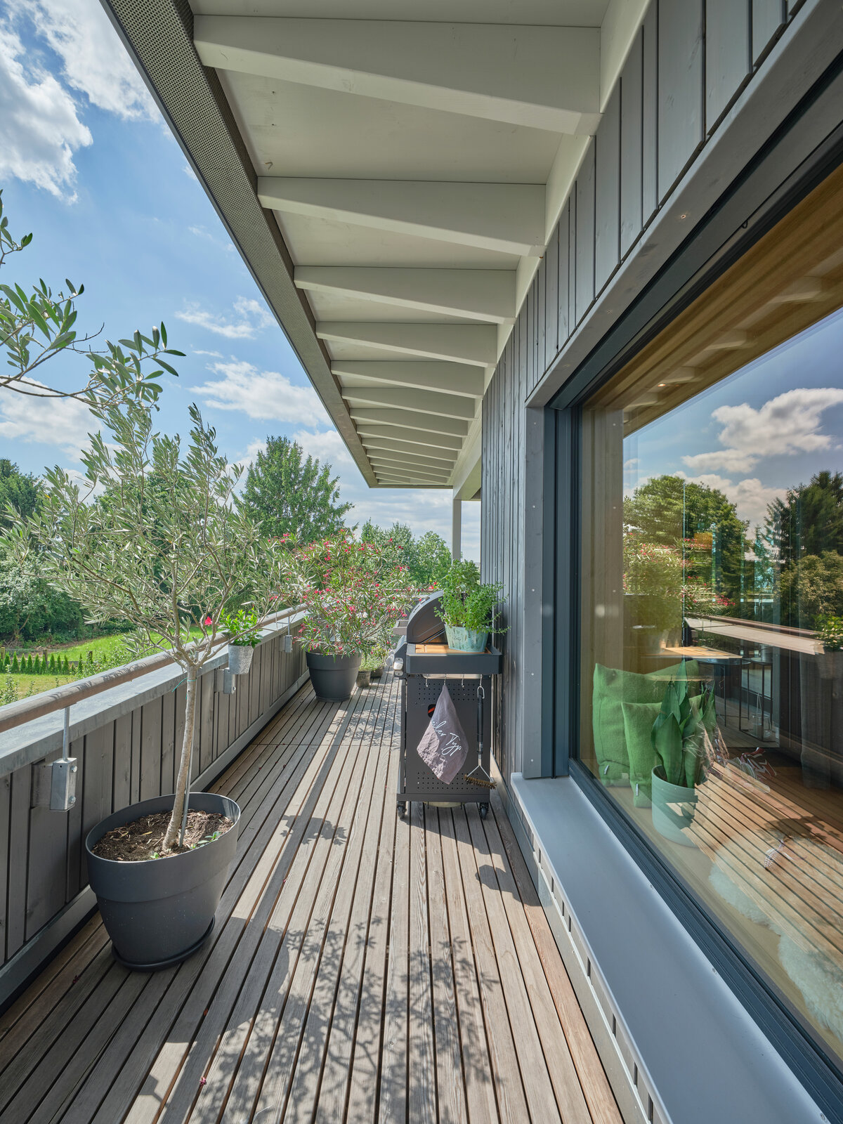 Baufritz_Fink_umlaufende_Terrasse.jpg
