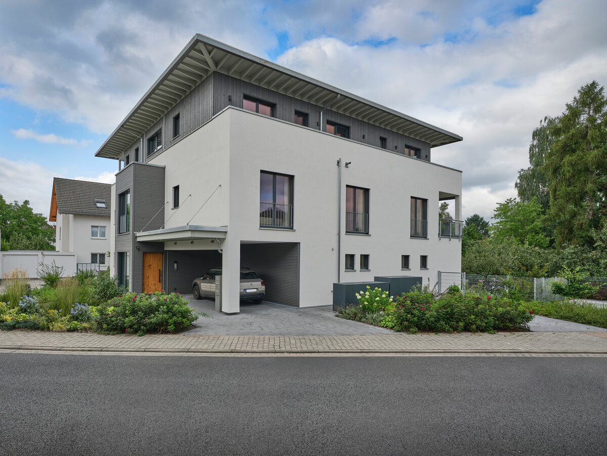 Baufritz_Fink_Aussenansicht_Strasse.jpg