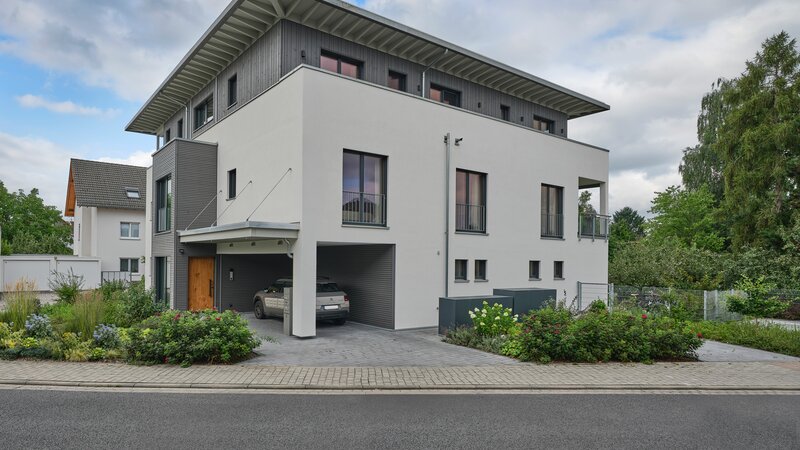 Baufritz_Fink_Aussenansicht_Strasse.jpg