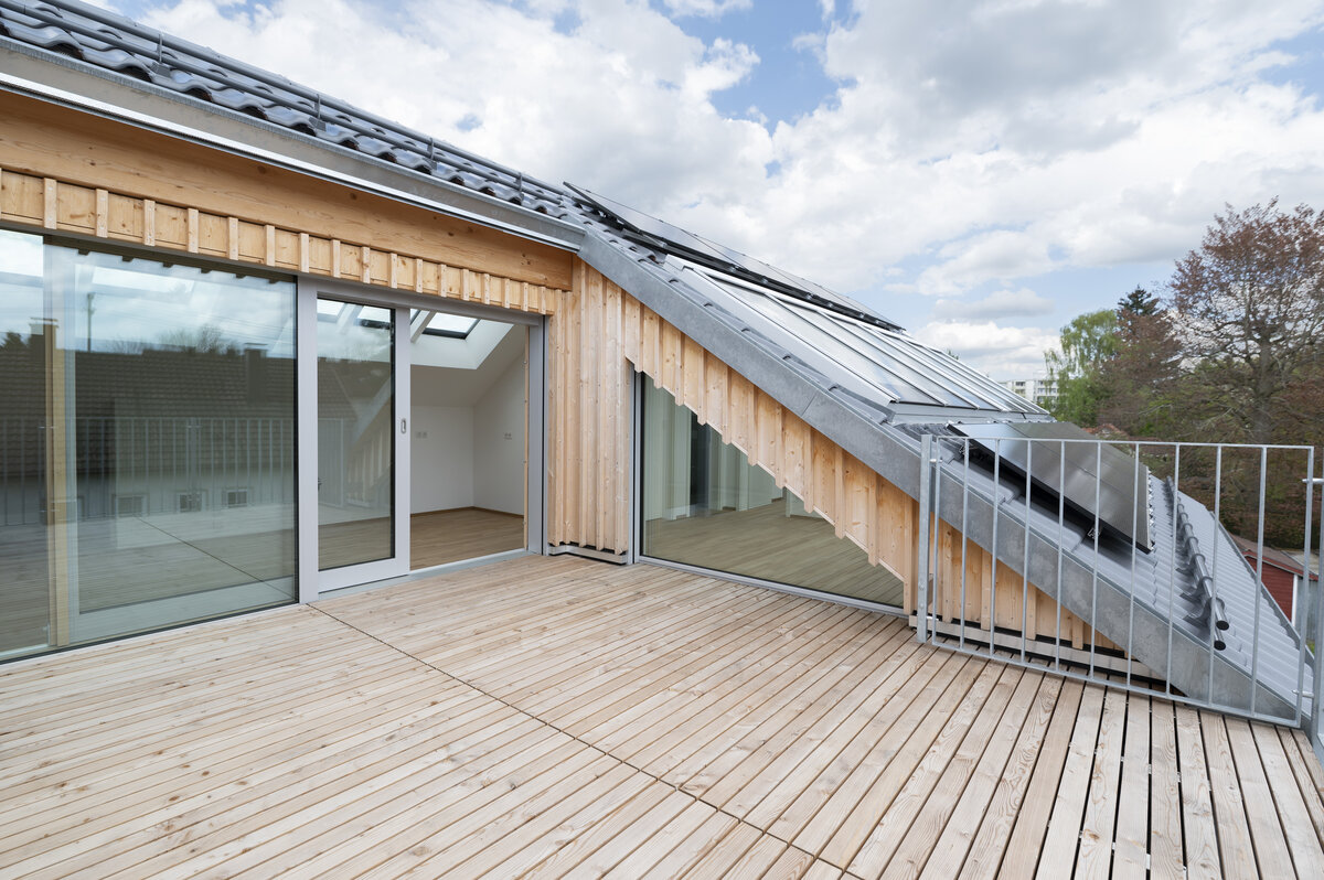 Baufritz_MFH_Haeberle_Dachterrasse.jpg