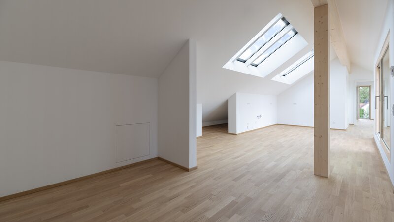 Baufritz_MFH_Haeberle_DG_Wohnung_Eingang_Kueche.jpg