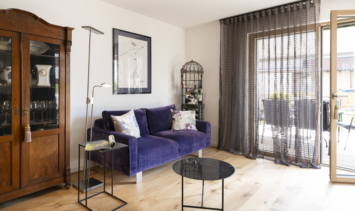 Baufritz_MFH_Haeberle_Wohnung_Haeberle_Wohnzimmer.jpg