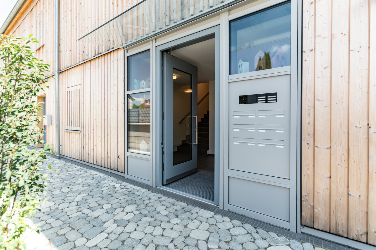 Baufritz_Lohrberg_Wohnung_MFH_Haeberle_Eingangsbereich.jpg