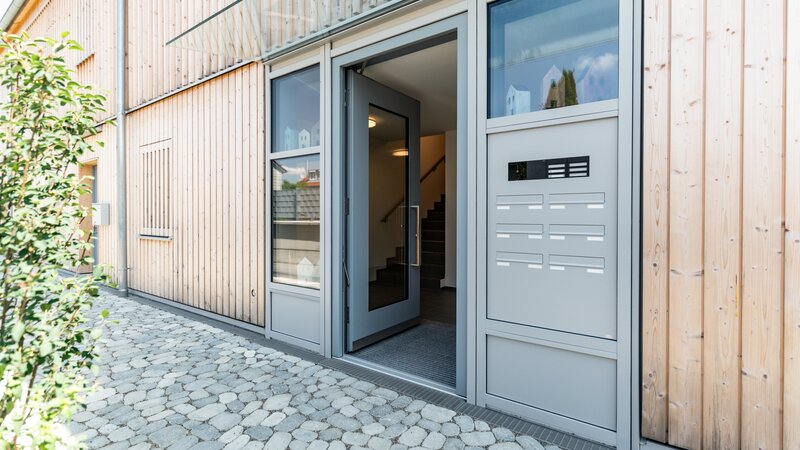 Baufritz_Lohrberg_Wohnung_MFH_Haeberle_Eingangsbereich.jpg