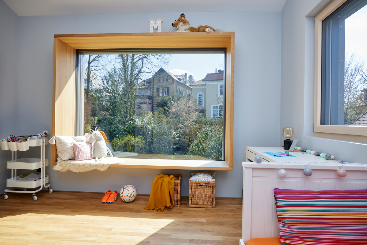 Baufritz_Gerlach Kinderzimmer Sitzfenster.jpg