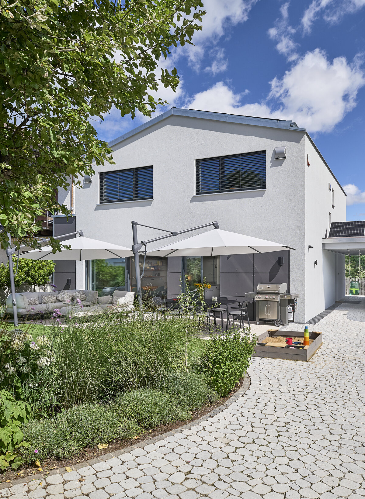 Baufritz_Velsen_Garten_hoch.jpg