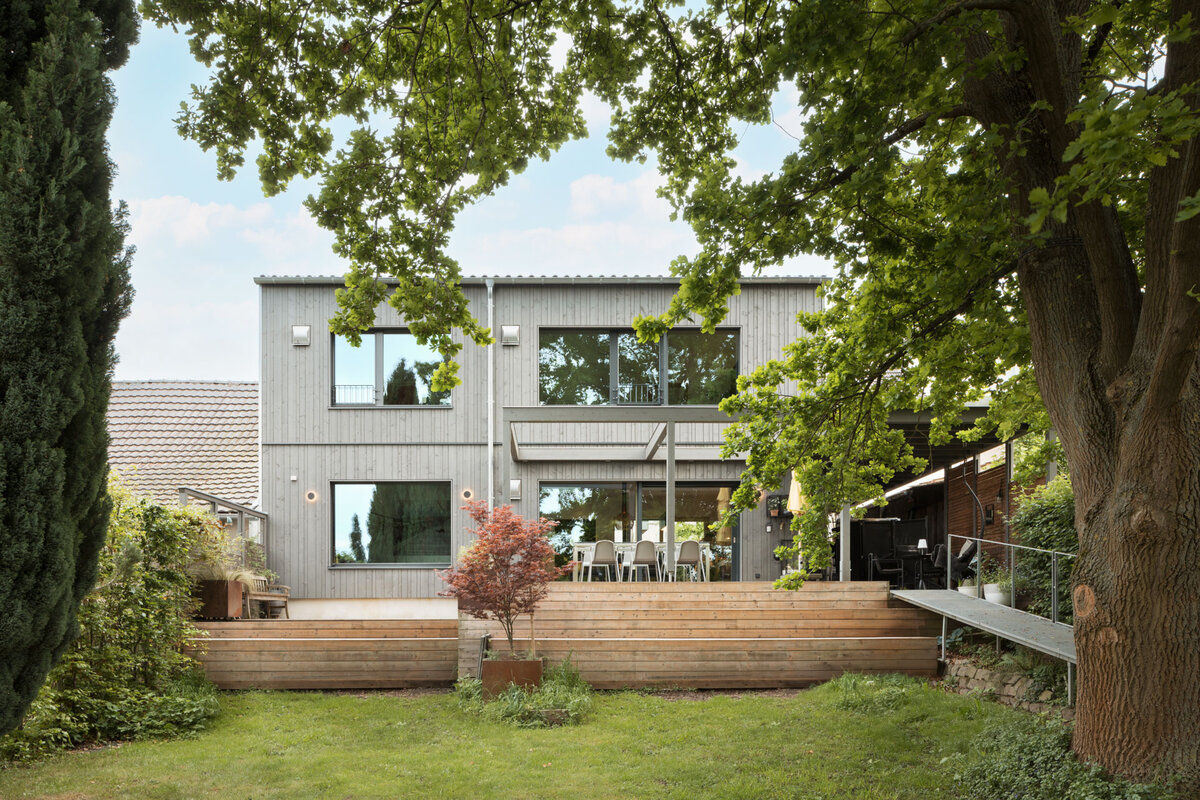 Baufritz_Stier_Garten.jpg