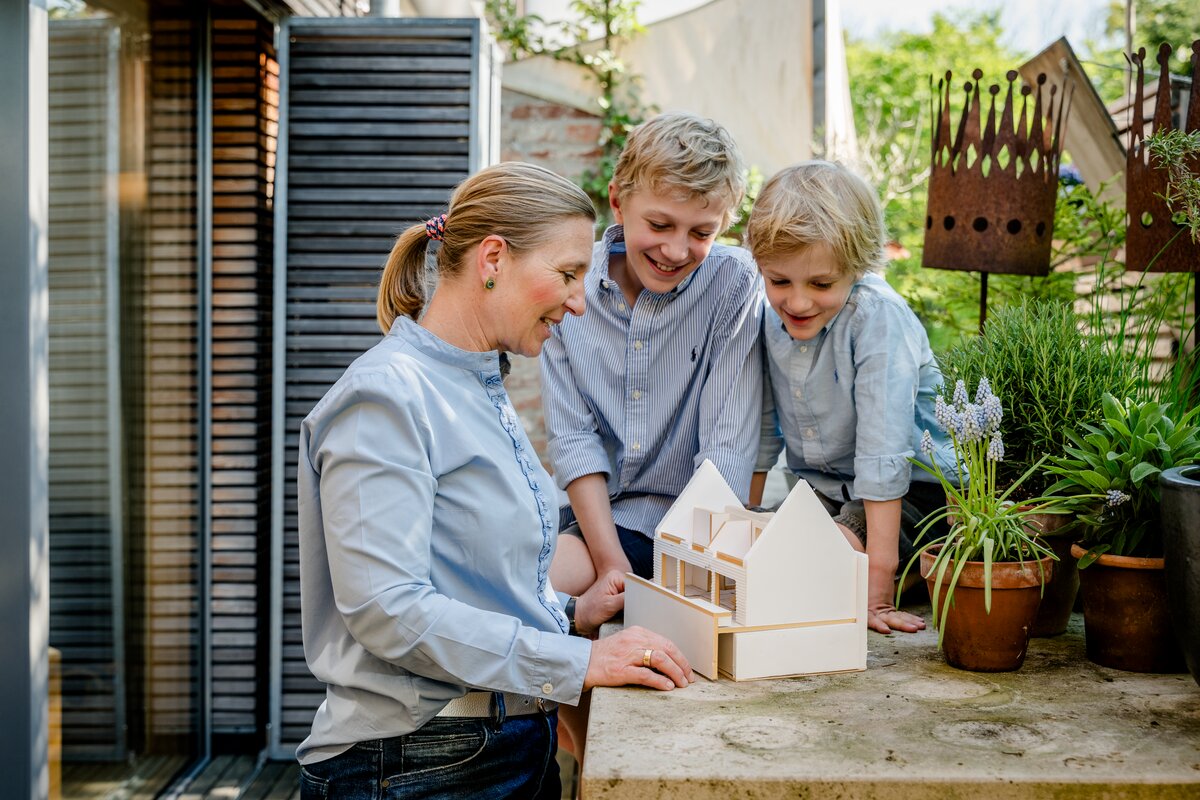 Familie Witt 2025 Terrasse.tif