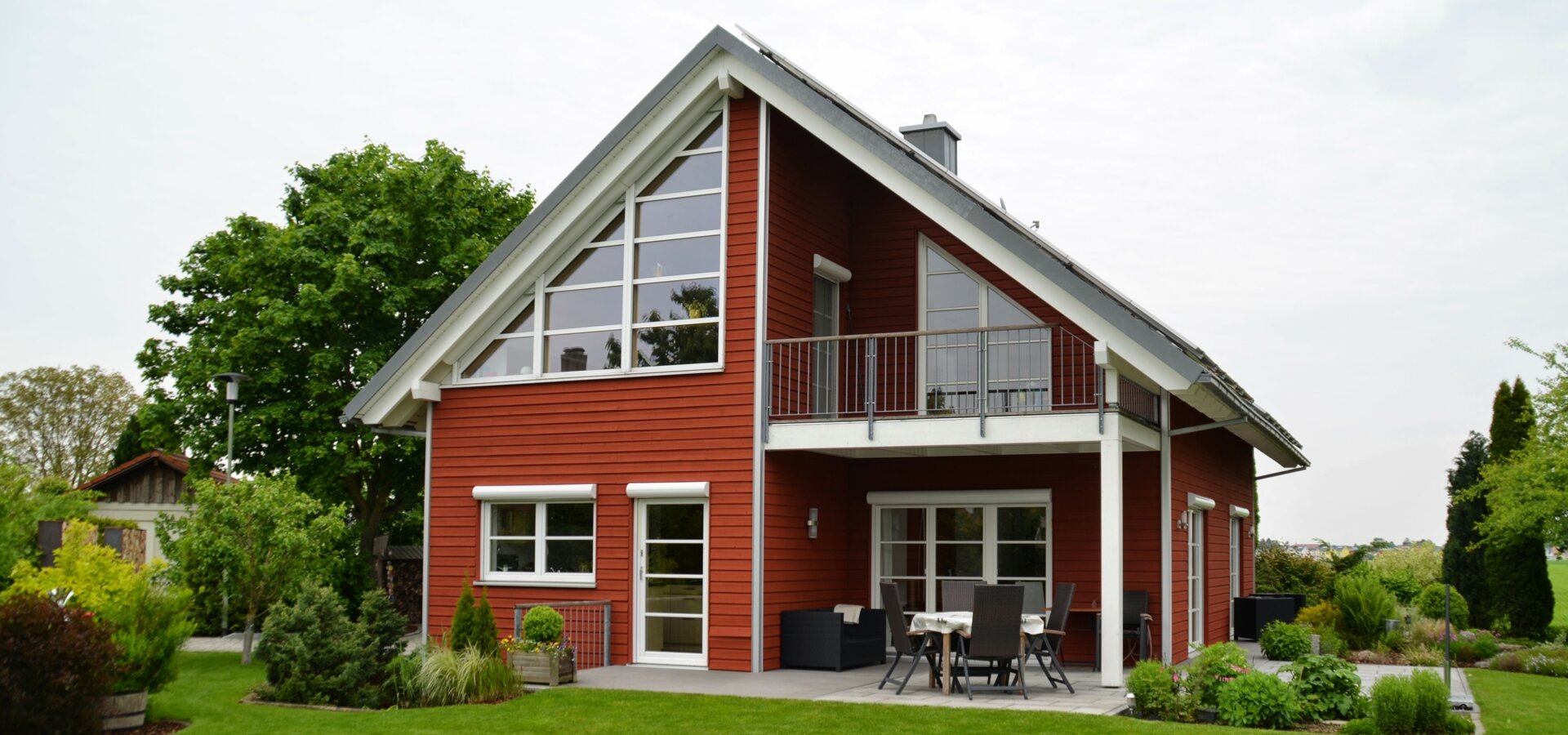 Terrassenansicht mit Rutsche von Josué