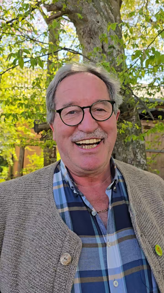 <p>Hugo Wirthenson,<br />Holzforum</p>