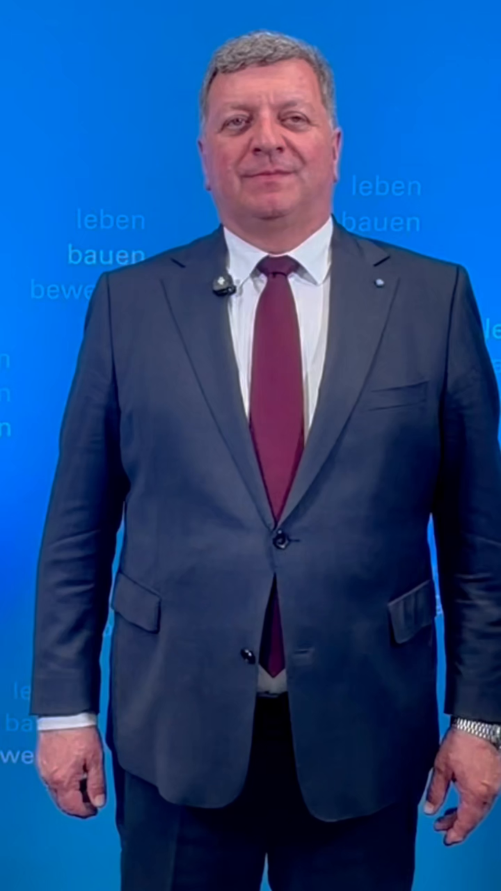 <p>Christian Bernreiter, <br />Bayerischer Staatsminister<br />für Wohnen, Bau und Verkehr</p>